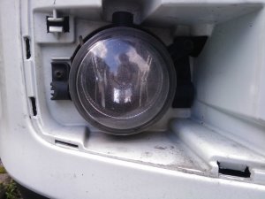 right-hand fog light screw detail